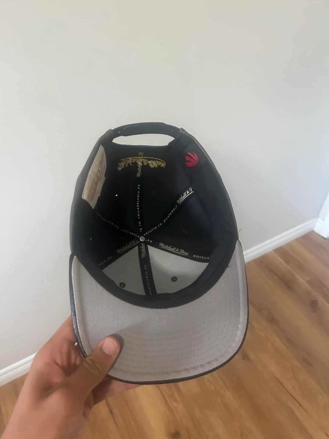 Mitchell & Ness Toronto Raptors Snapback Hat - photo 2
