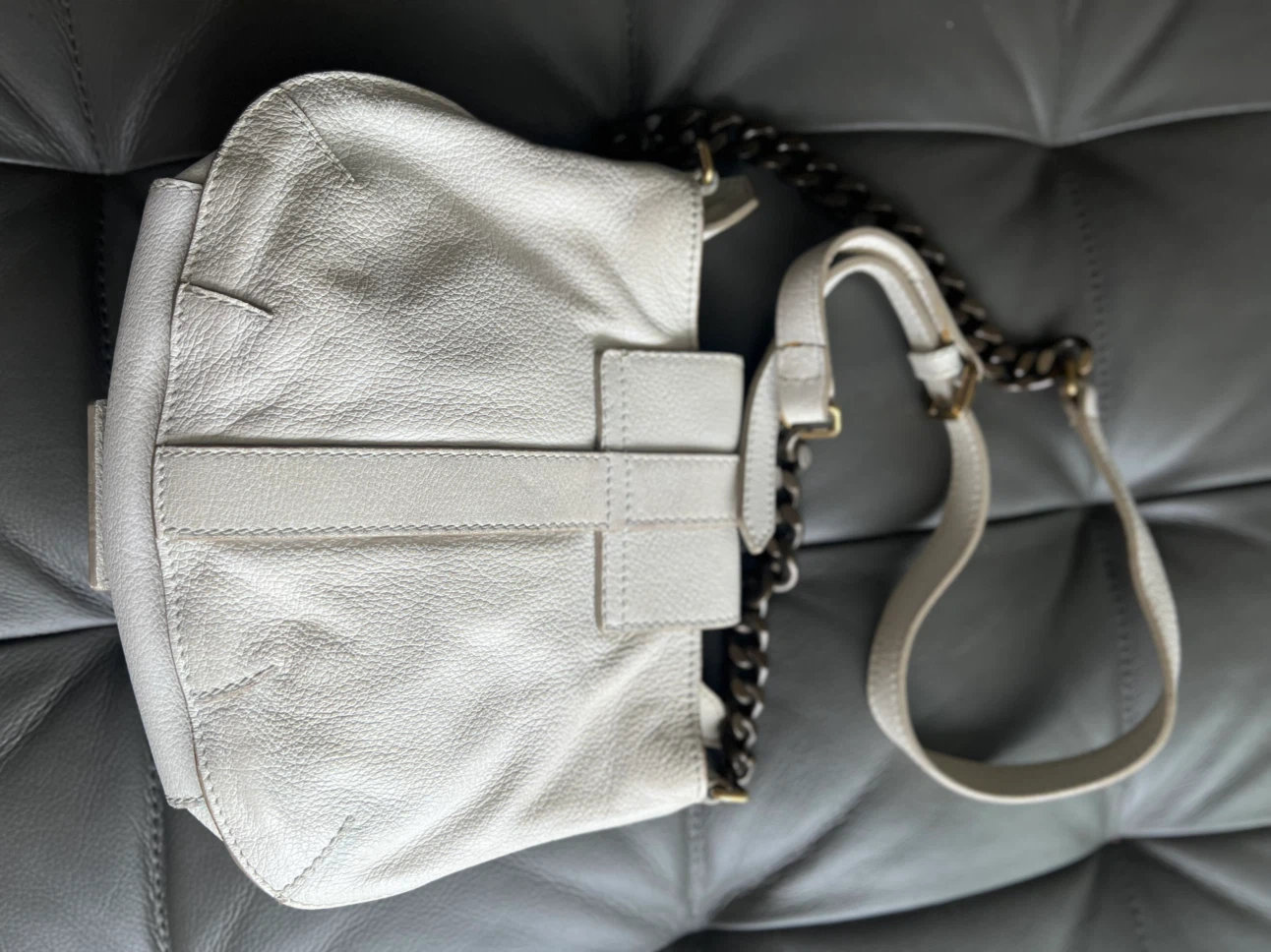 Burberry White Leather Shoulder Bag with Chain Strap - photo 2