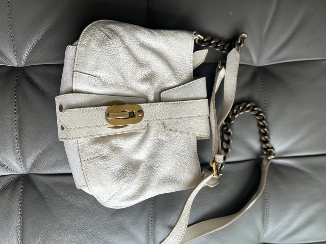 Burberry White Leather Shoulder Bag with Chain Strap - photo 3