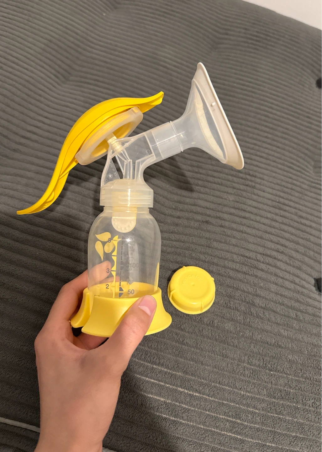 Medela Harmony Manual Breast Pump - photo 2
