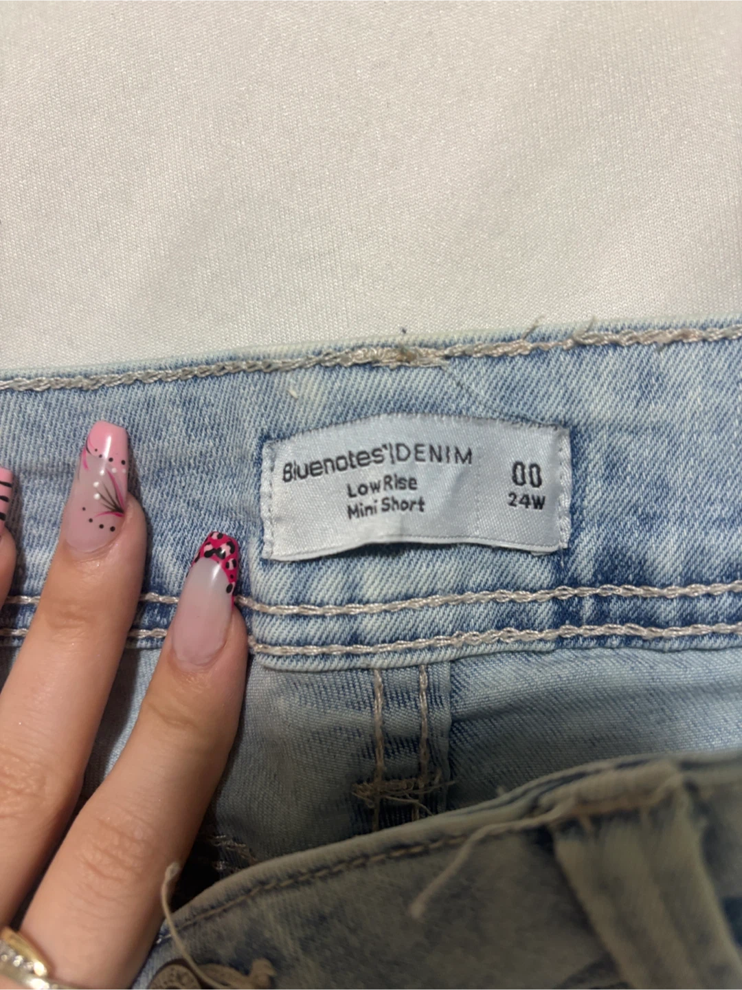 Bluenotes Denim Low Rise Mini Shorts Size 00 - photo 3