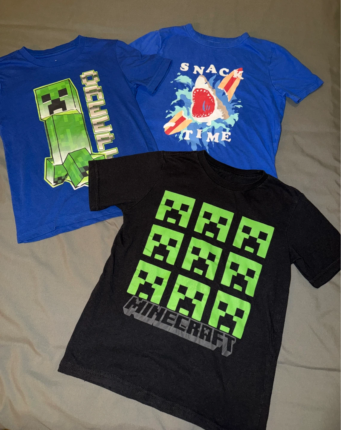 Boys graphic t-shirts size small