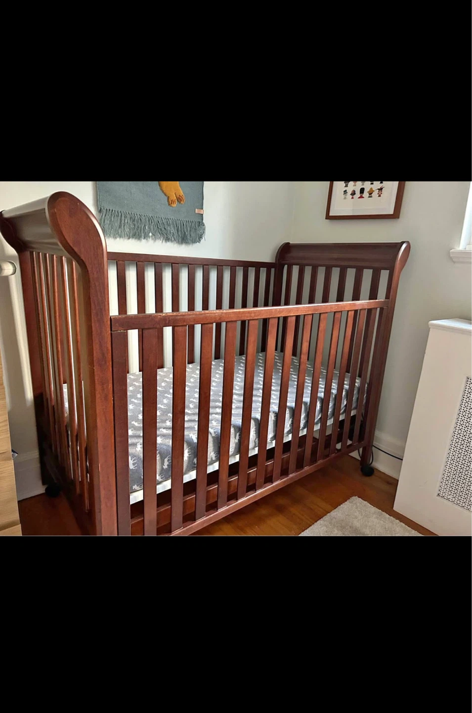 Wooden Baby Crib with Mattress