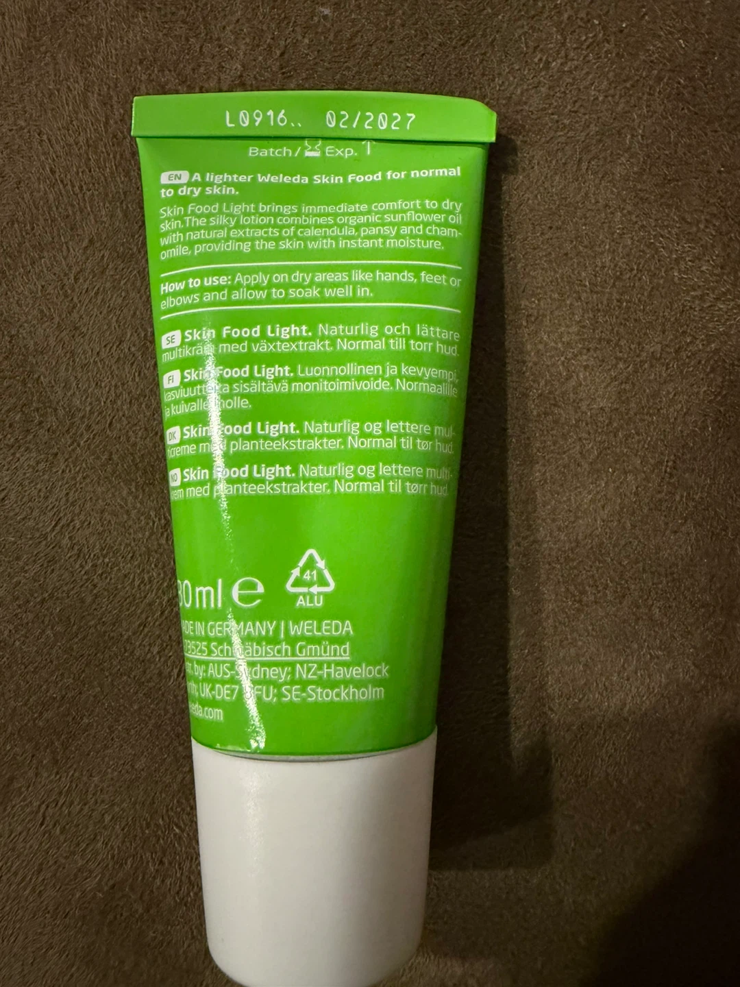 Weleda Skin Food Light Moisturizing Cream for Dry Skin - photo 2