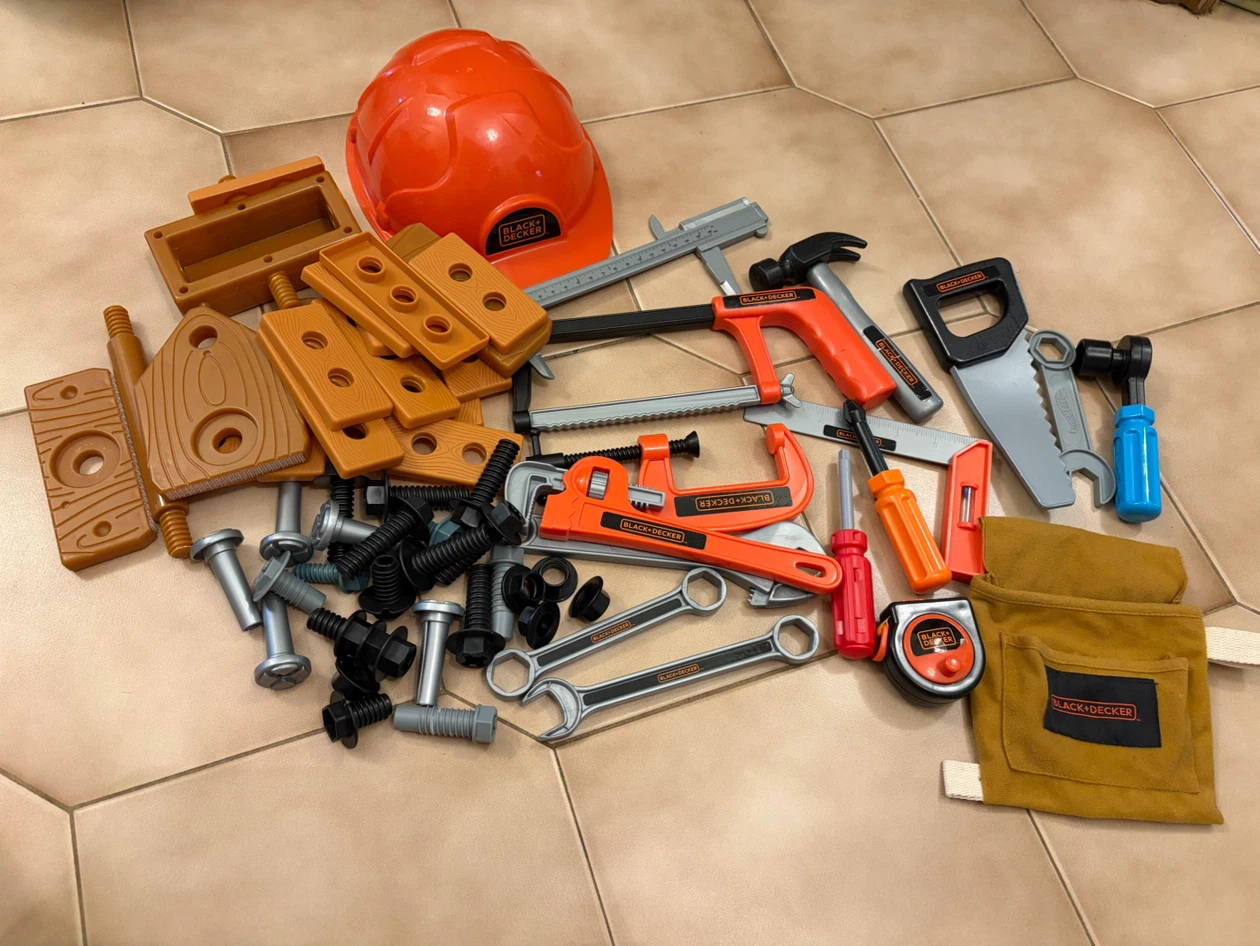 BLACK+DECKER Toy Tool Set with Hat - photo 2