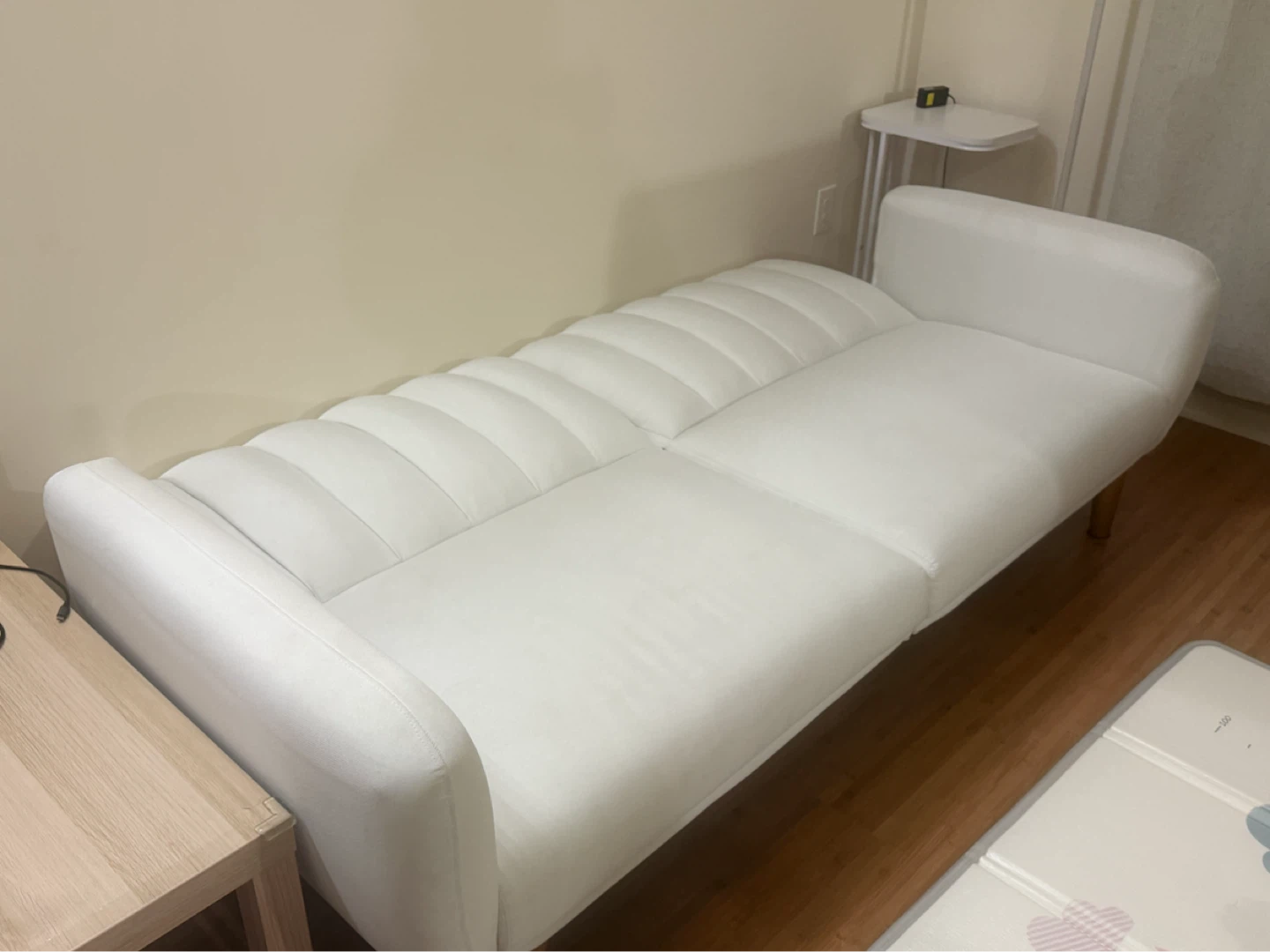 White convertible futon sofa - photo 3