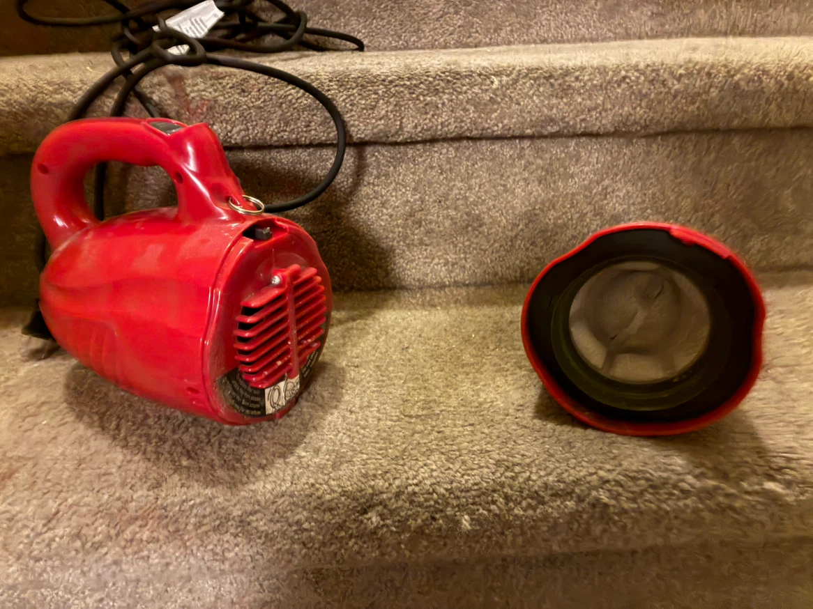 Dirt Devil Scorpion Handheld Vacuum - photo 3