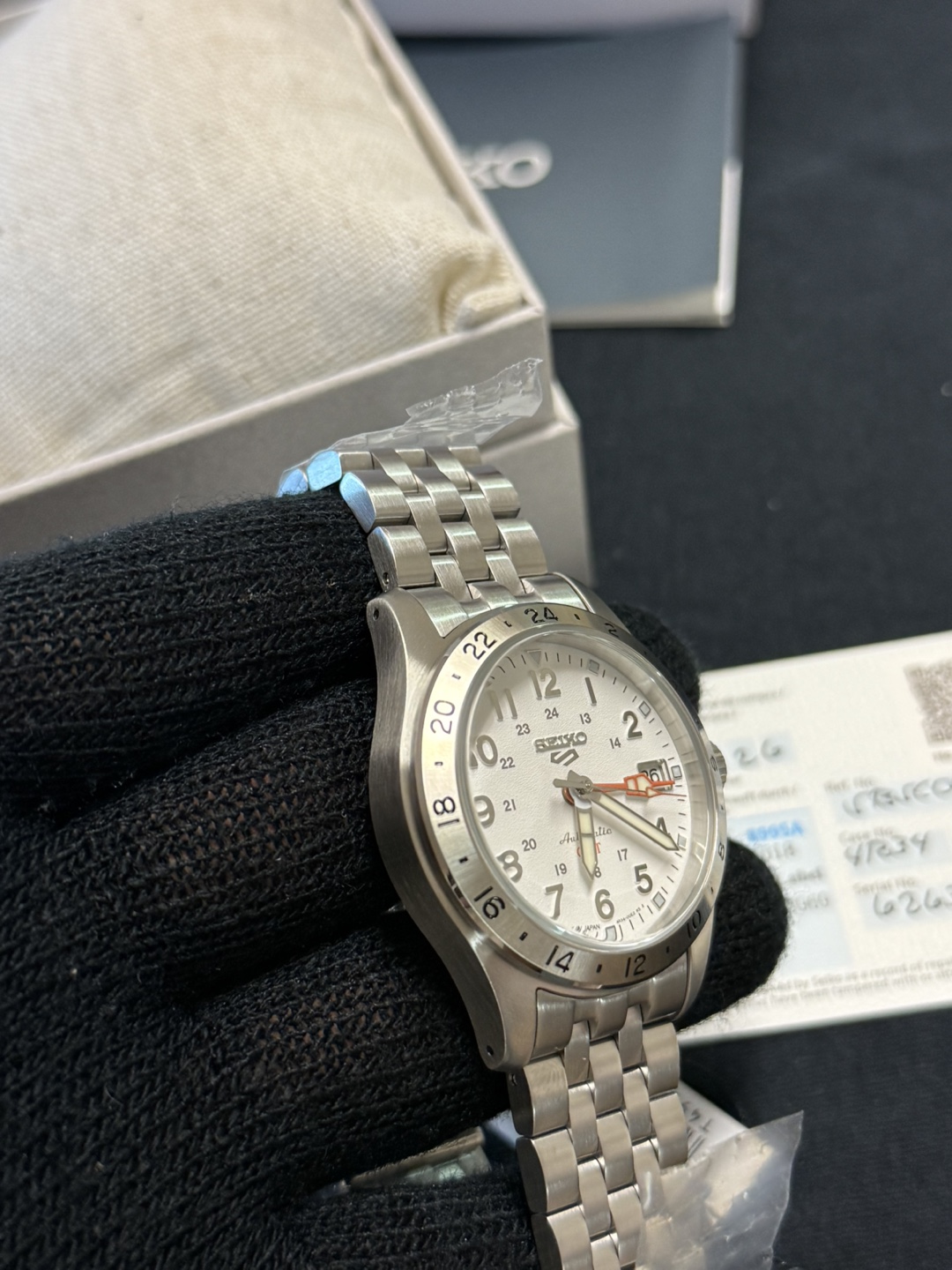 Seiko 5 GMT field watch also known as (Explorer || alternative ) - photo 5