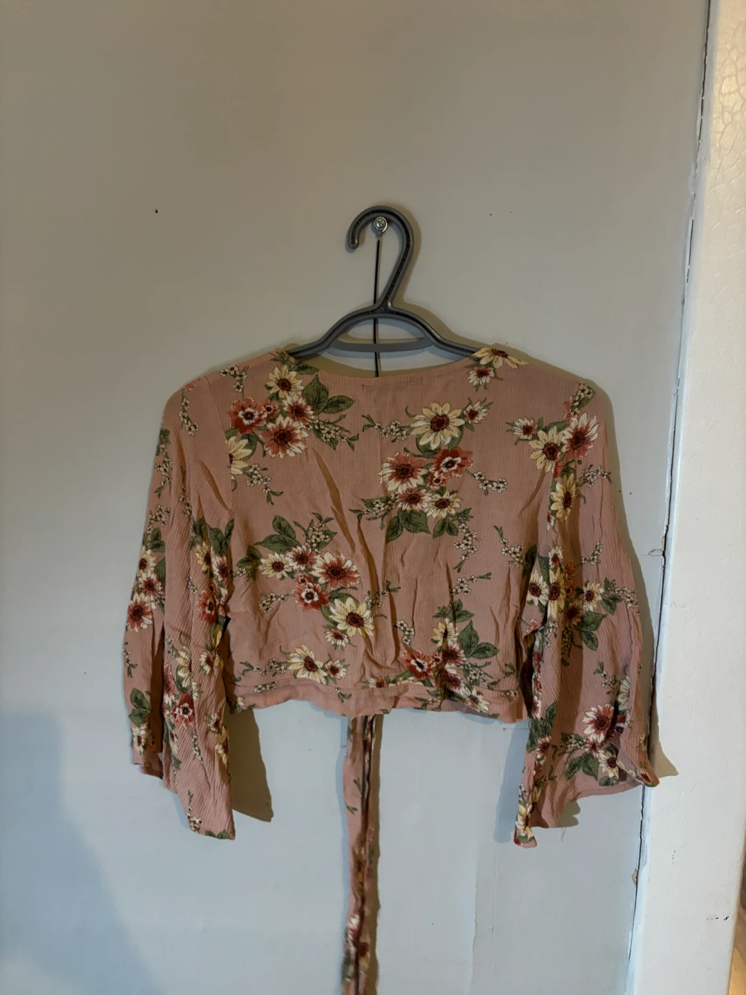 Active USA Floral Cropped Tie-Front Top - Size Small - photo 2
