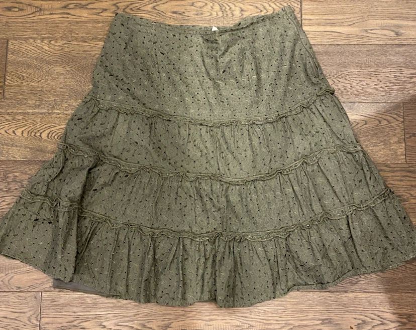 EUC: Jessica Petite Size 14 Olive Green Eyelet Tiered Skirt