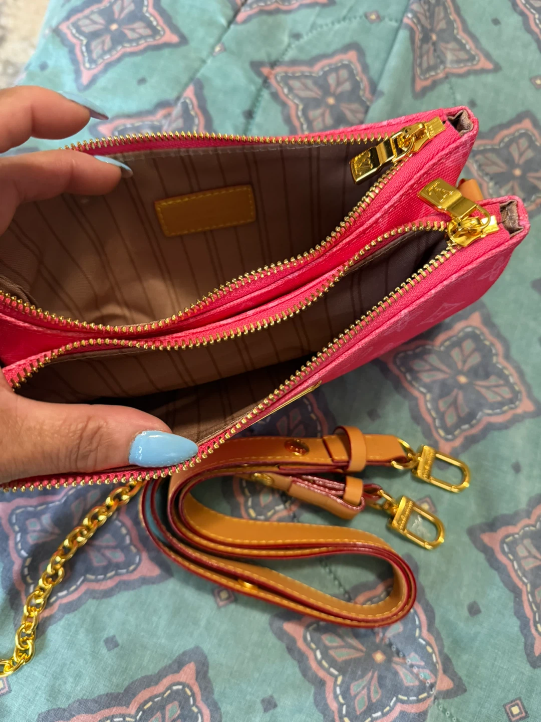 Louis Vuitton Pink Monogram Pouch Bag - photo 3