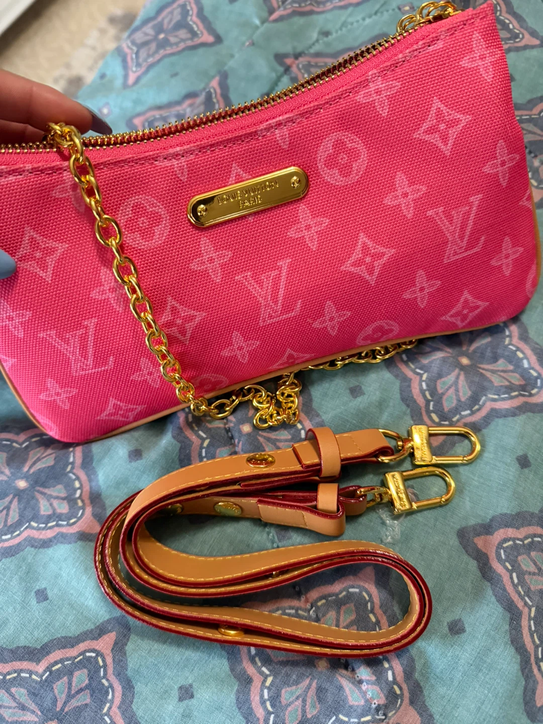 Louis Vuitton Pink Monogram Pouch Bag - photo 5