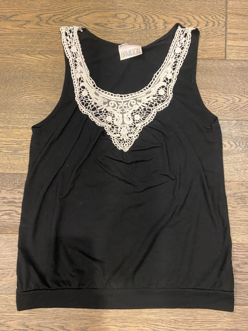 EUC: Hamilton Cream Crochet Lace Trimmed Black Tank Top - Size M