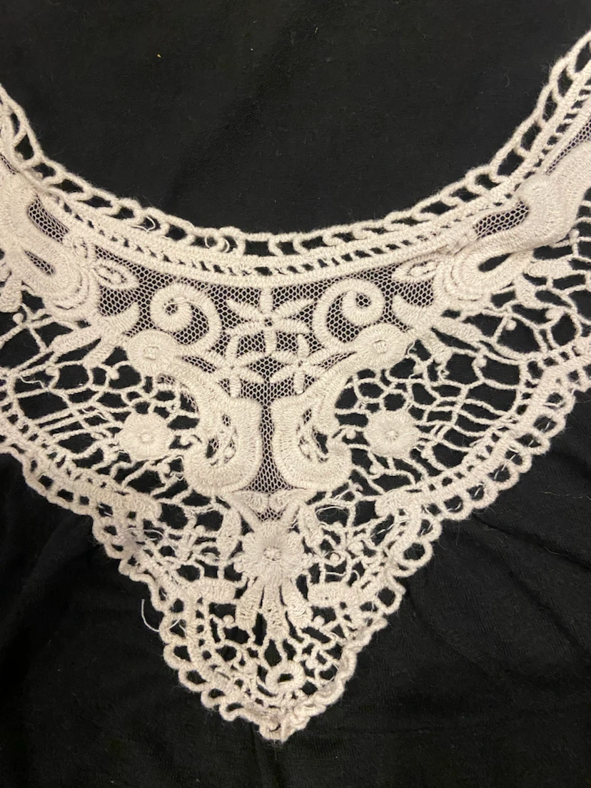 EUC: Hamilton Cream Crochet Lace Trimmed Black Tank Top - Size M - photo 3