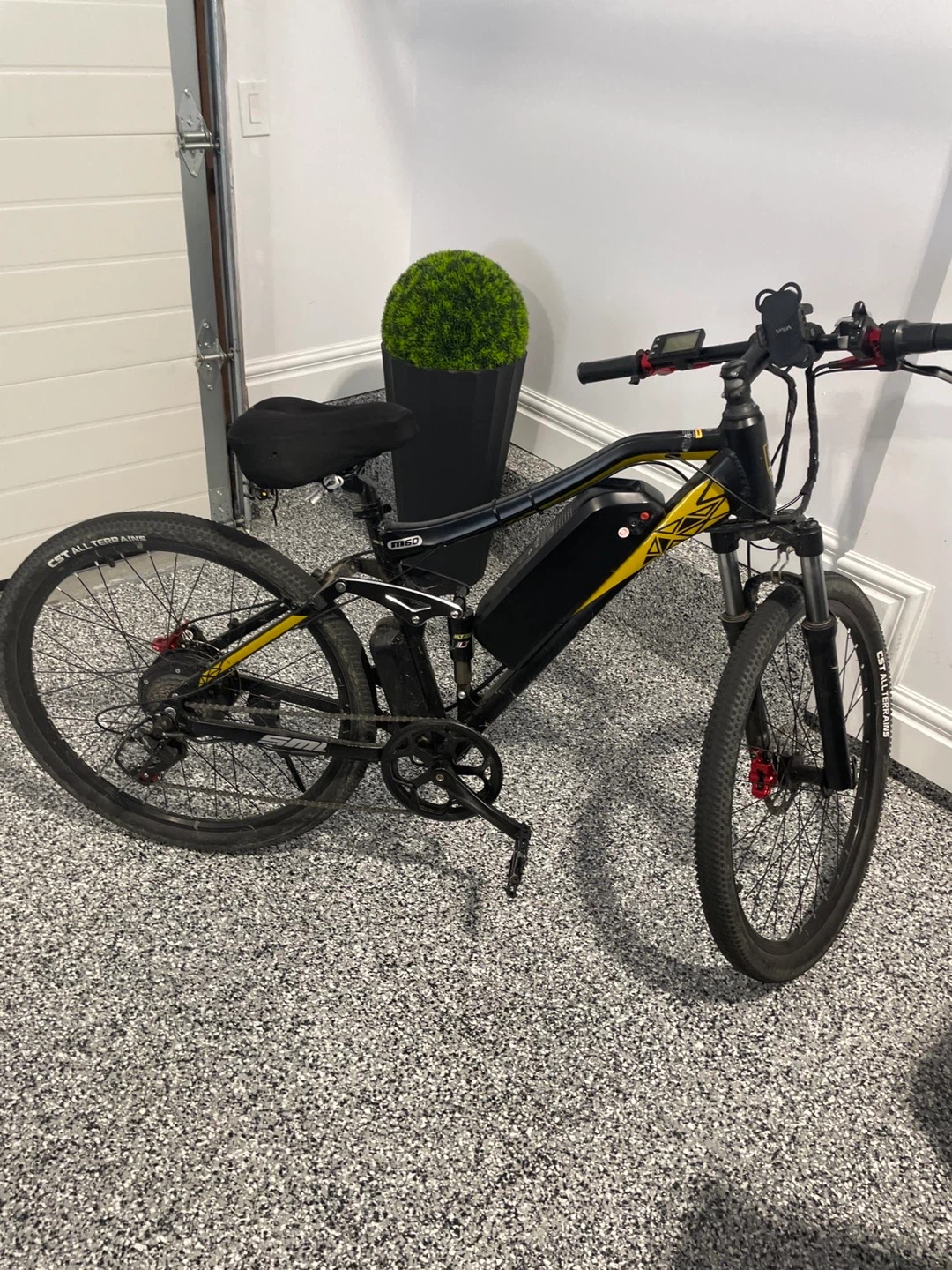Electric Mountain Bike - Black/Yellow