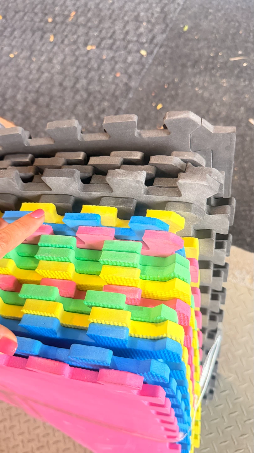 Interlocking Foam Floor Mats - Kids Play Area Tiles - photo 3