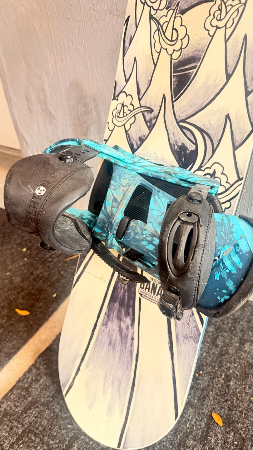 Lib Tech Banana Snowboard with Mission Bindings - photo 4