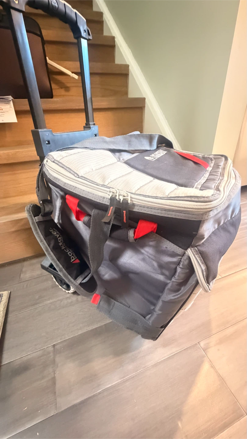 SWISS GOURMET Rolling Cooler Bag