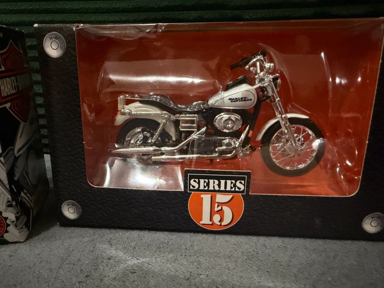 Harley-Davidson Die-Cast Motorcycles - Maisto - photo 3