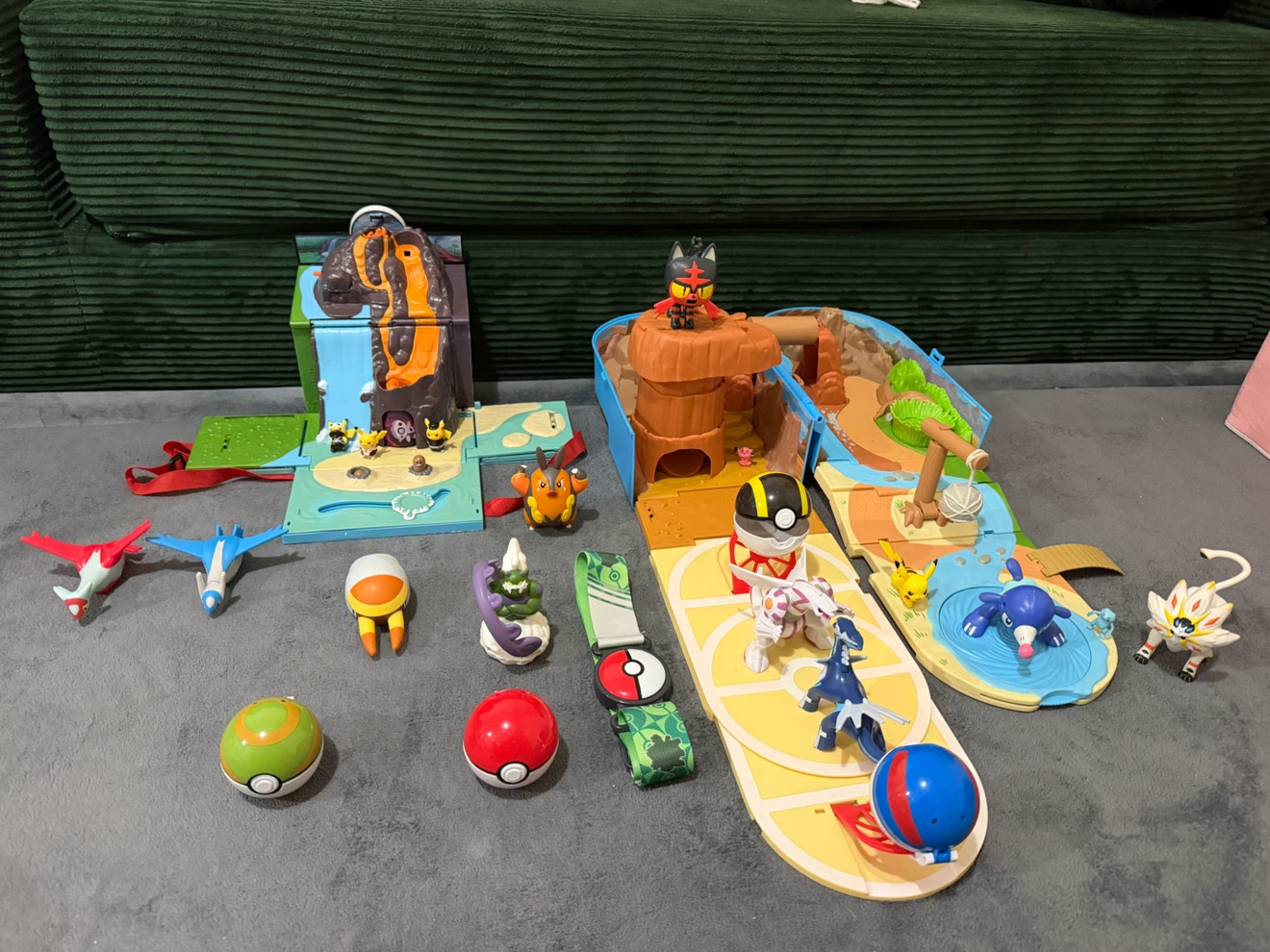 Pokemon Battle Figure Set with Playsets and Accessories