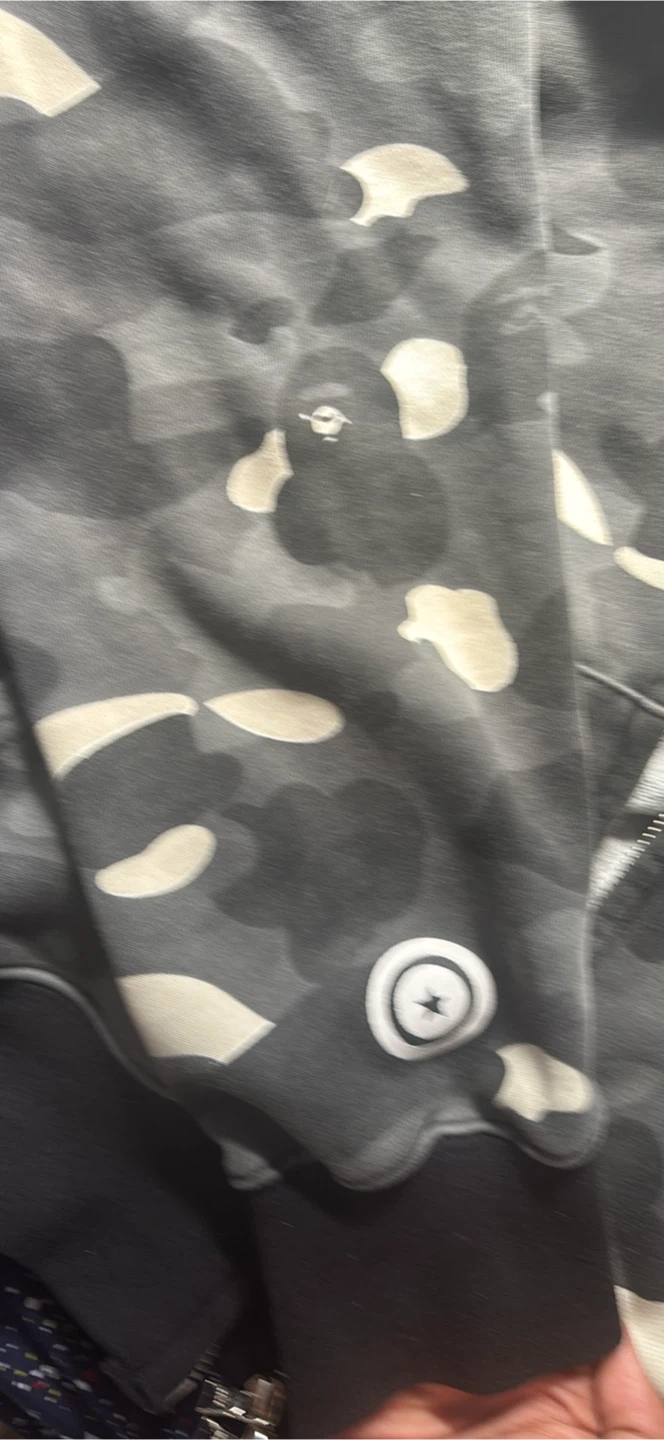 Bape hoodie size large - photo 4