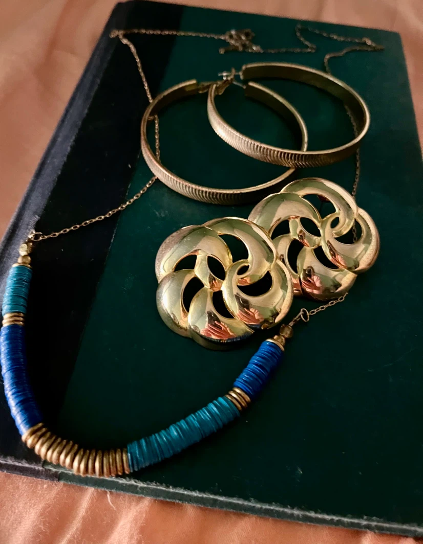 Necklace & Earrings