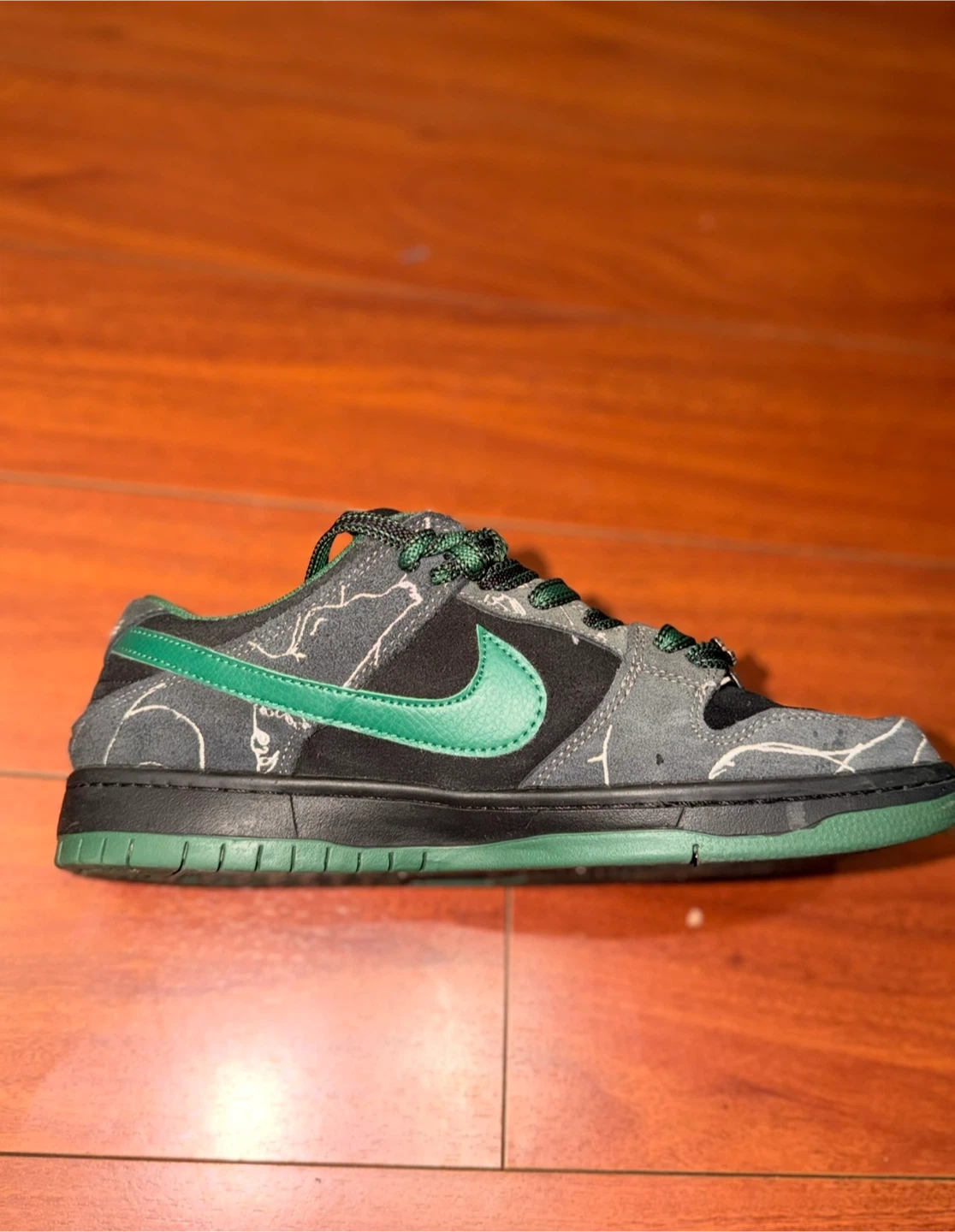 Nike SB Dunk Low Pro Skate Shoes - photo 4