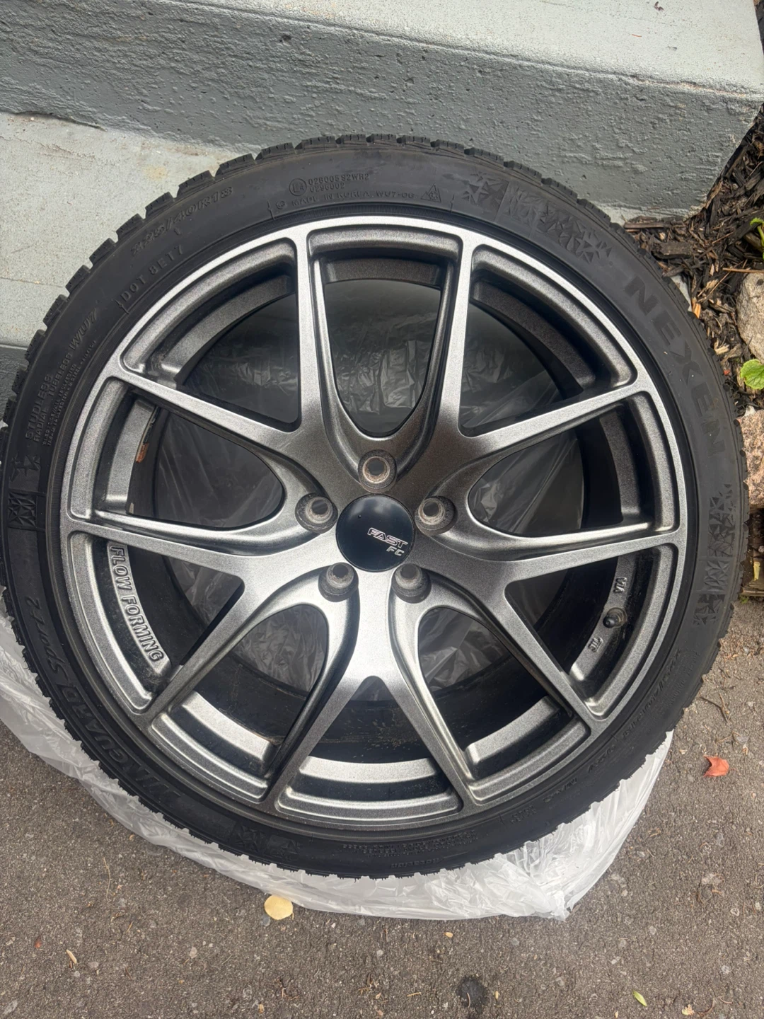 Set of 4 Winter Tires with TPMS Sensor - photo 2