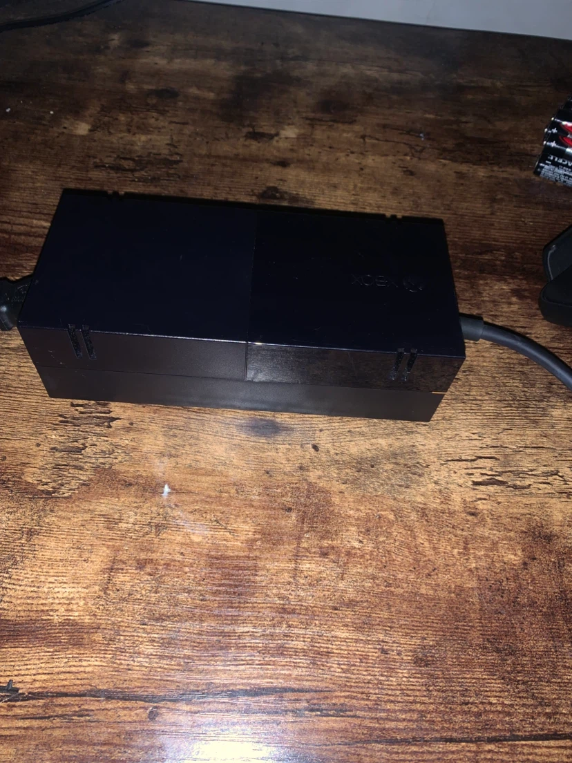Xbox One Console with Controller - photo 5
