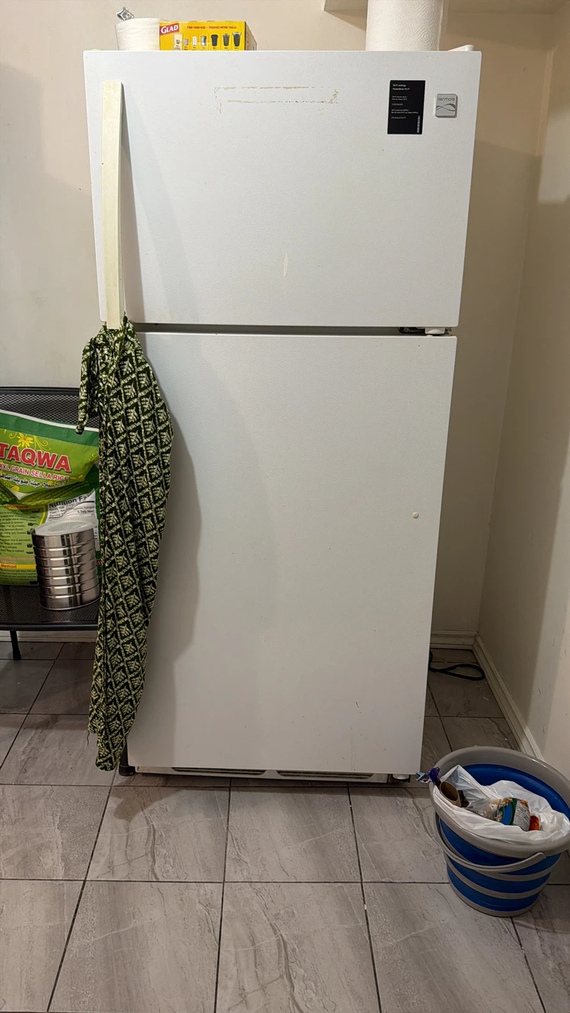 Kenmore White Top-Freezer Refrigerator