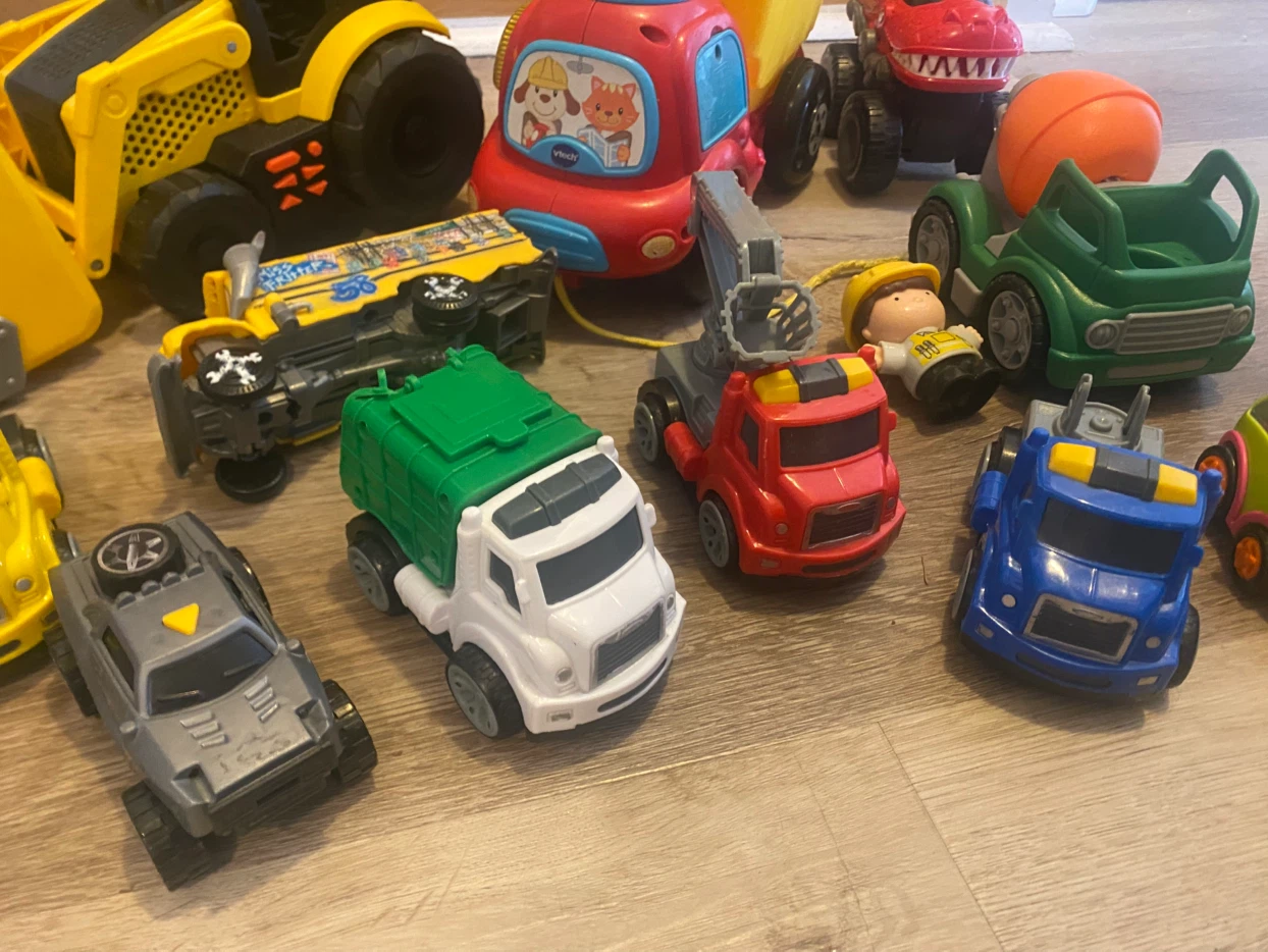 Toy trucks lot - photo 4