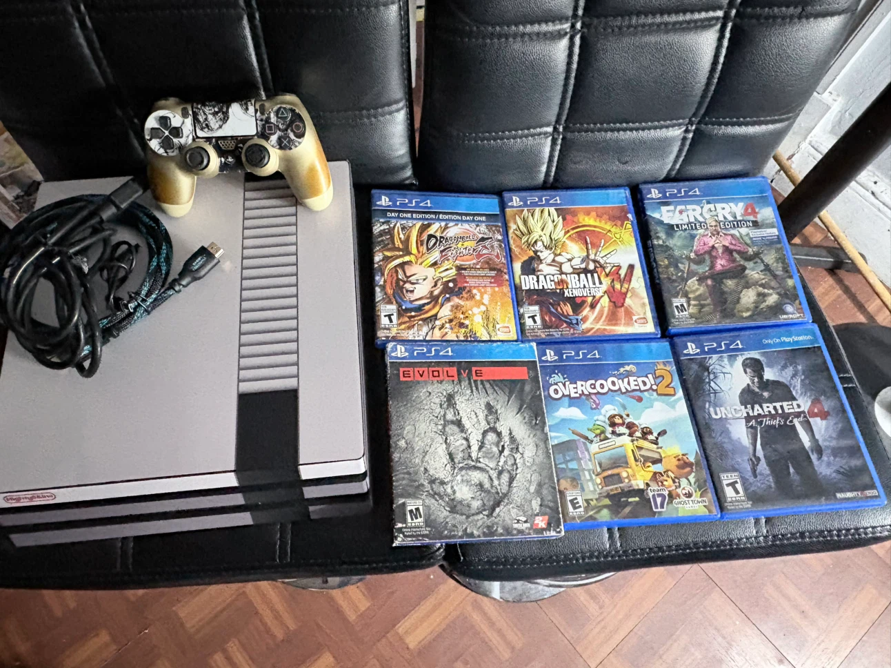 NES Classic Edition System with 5 PS4 Games and Controller - photo 2