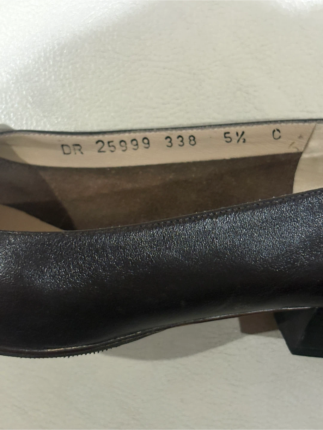 Salvatore Ferragamo Genuine Leather Shoes US 51/2C - photo 3