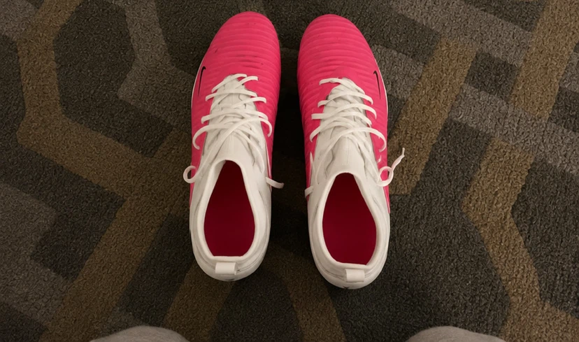 Nike Phantom GT2 Soccer Cleats - Pink/White
