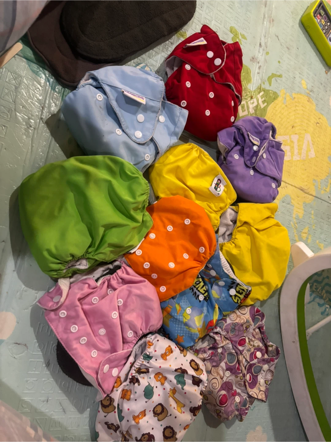 Assorted Cloth Diapers 12 pieces - photo 2