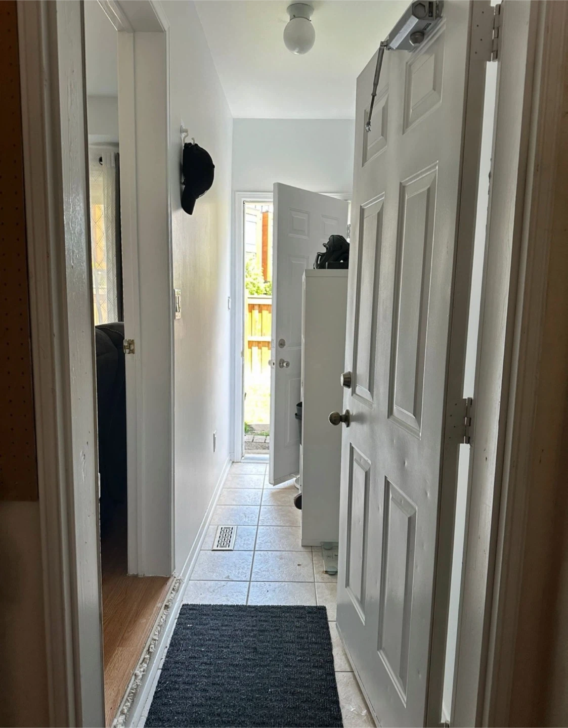 ONE-BEDROOM BASEMENT FOR RENT – PRIVATE & CONVENIENT! - photo 3