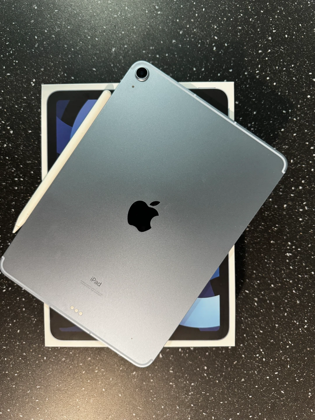 iPad Air 4th gen, 64GB, Sky Blue. Mint condition