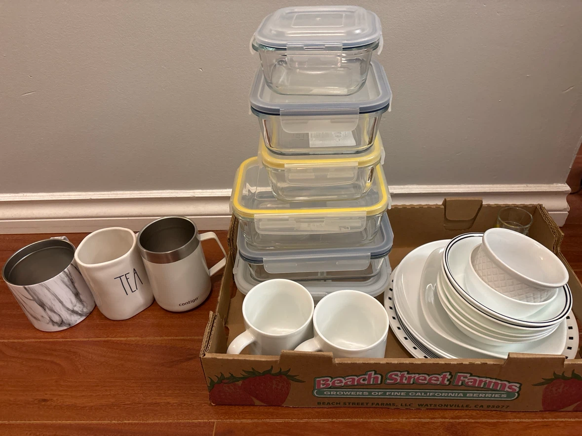 $15 for the entire thing (Plates, Containers, Mugs, Bowls) - photo 2