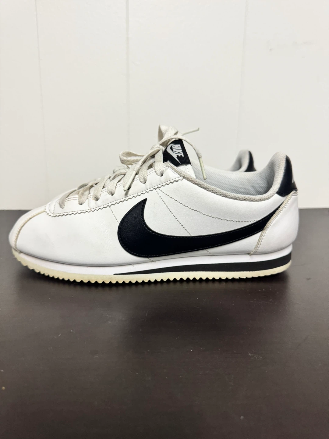 Women Nike Classic Cortez (10us womens)