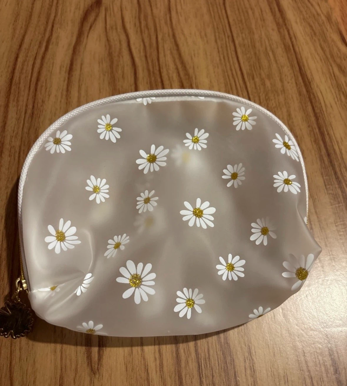 Brand new Daisy Pattern Makeup Pouch