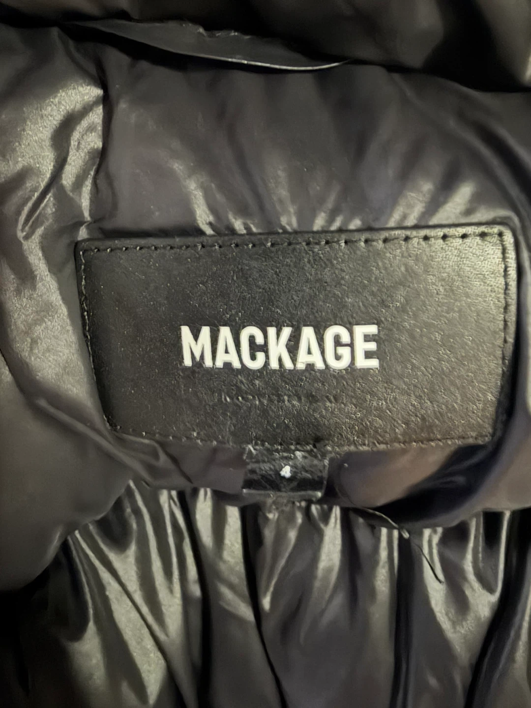 Mackage puffer jacket kids size 4 - photo 3