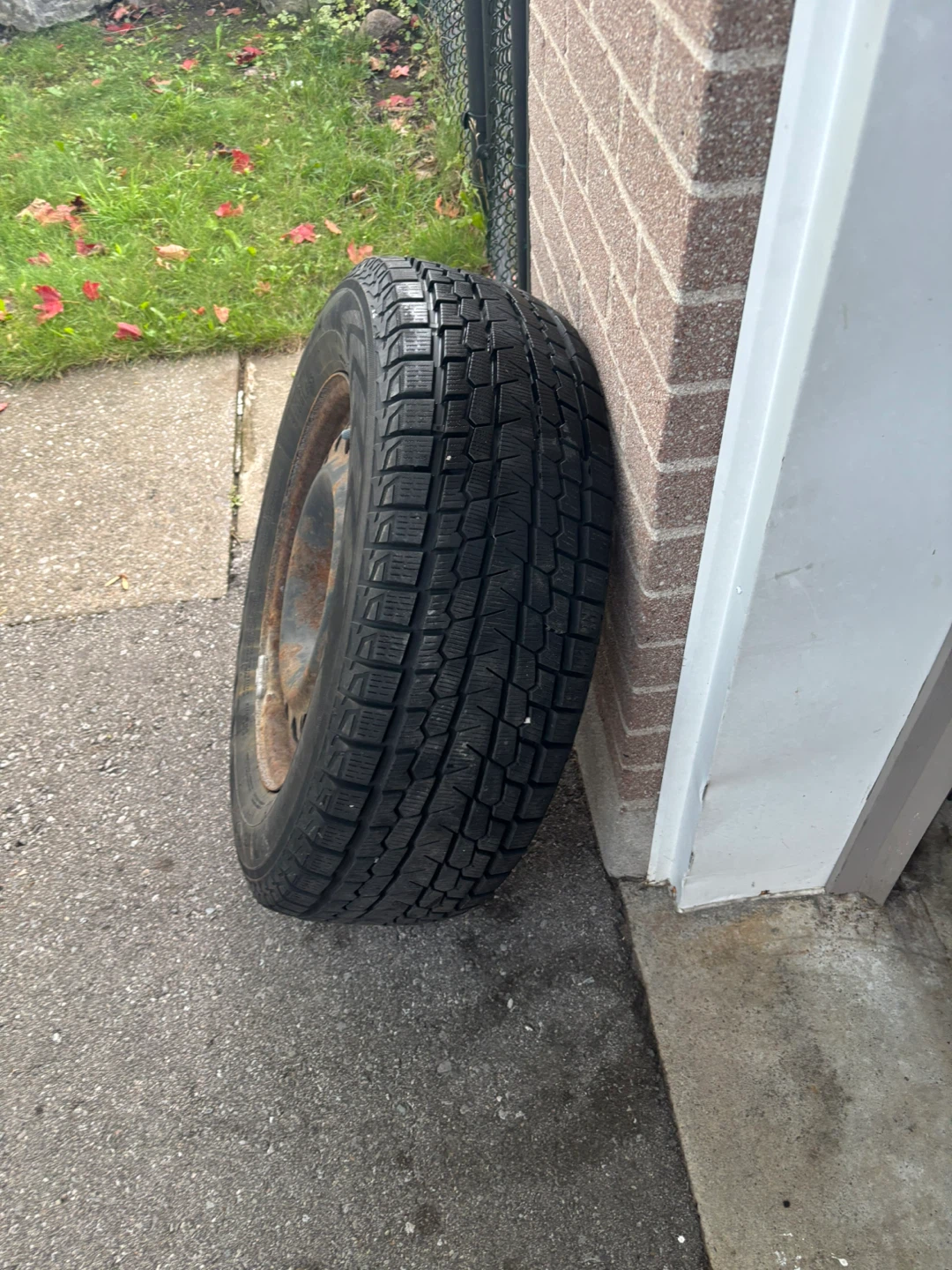 Yokohama Winter Tire with Rim - photo 2