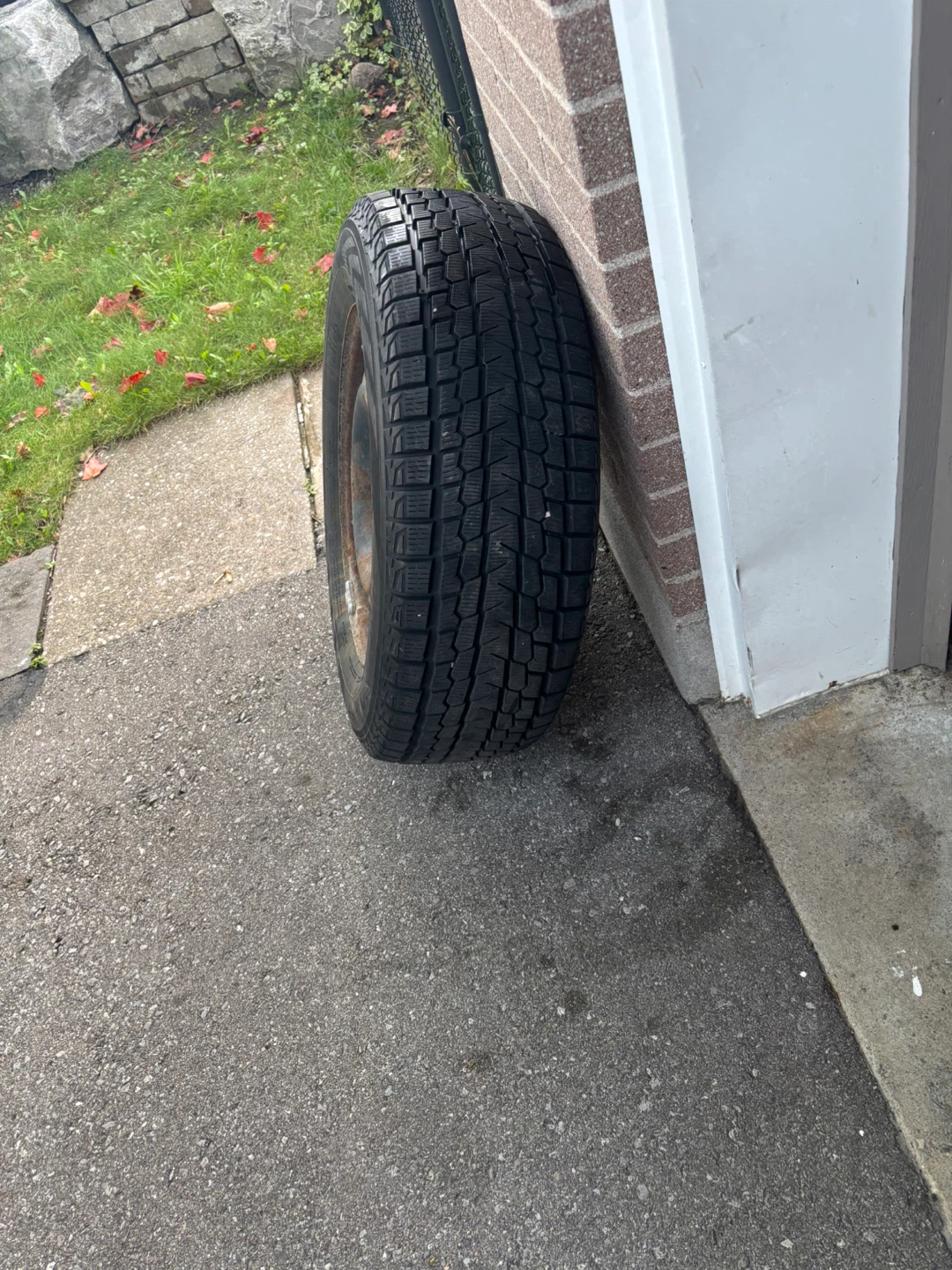 Yokohama Winter Tire with Rim - photo 4