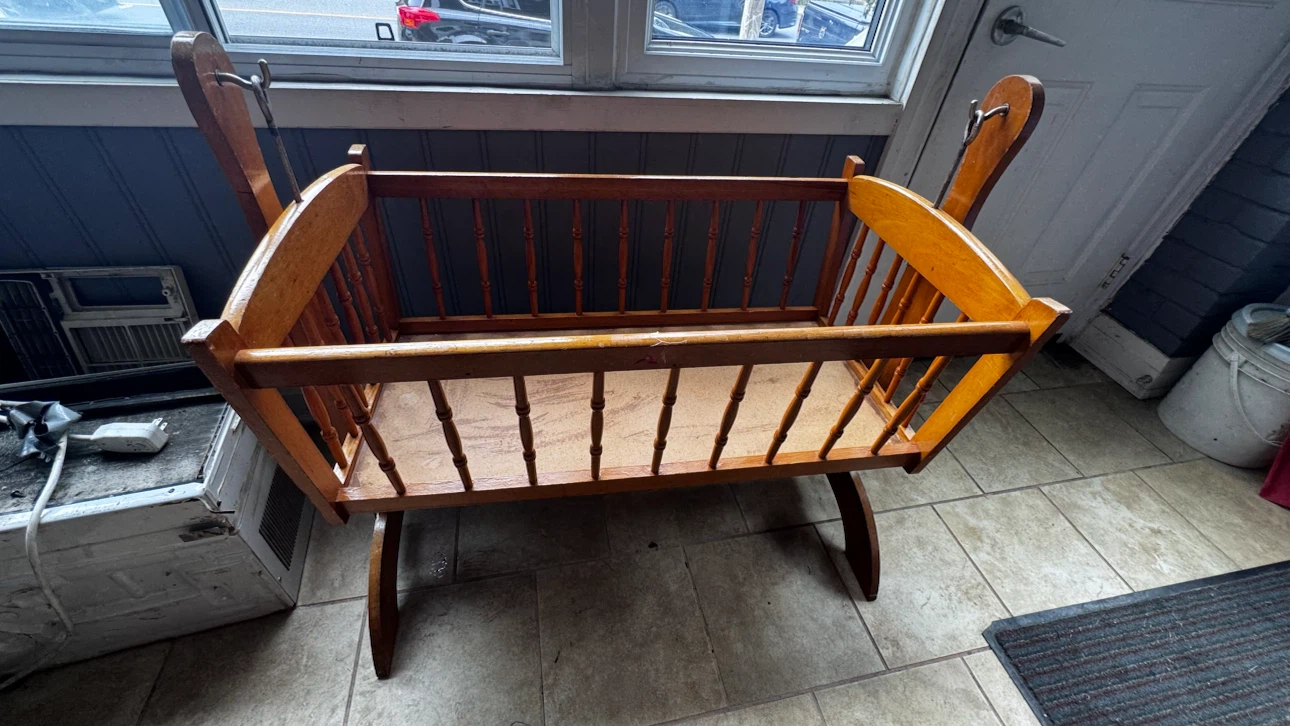 Wooden Baby Cradle and baby bath tub - photo 3