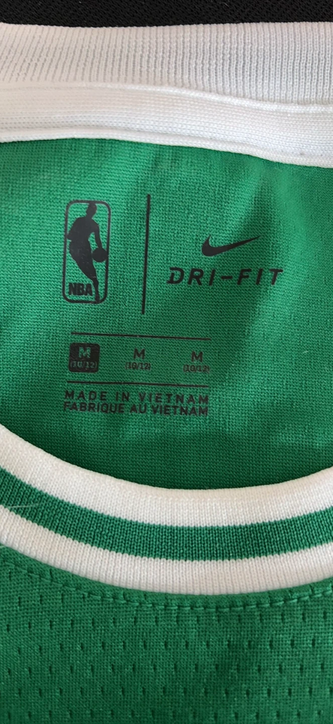 Boston Celtics Kyrie Irving #11 NBA Jersey Youth Size M - photo 3
