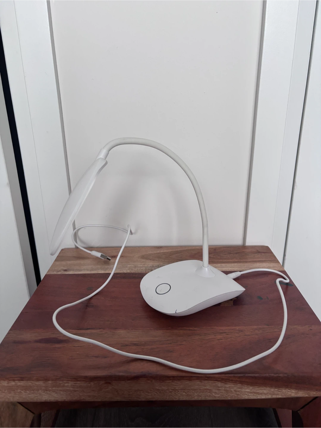 White LED desk lamp with flexible neck - photo 3