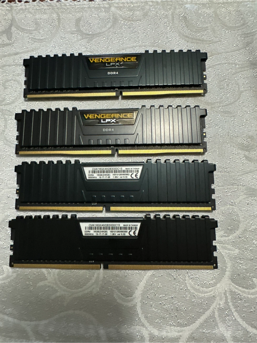 Corsair Vengeance LPX 32GB DDR4 3000MHz RAM Kit