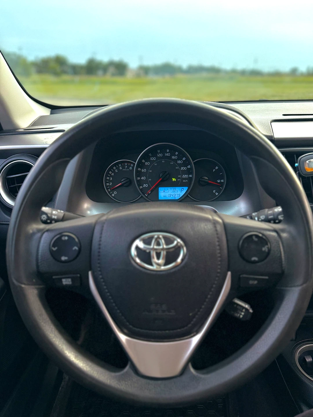 2016 Toyota RAV4 LE - photo 4