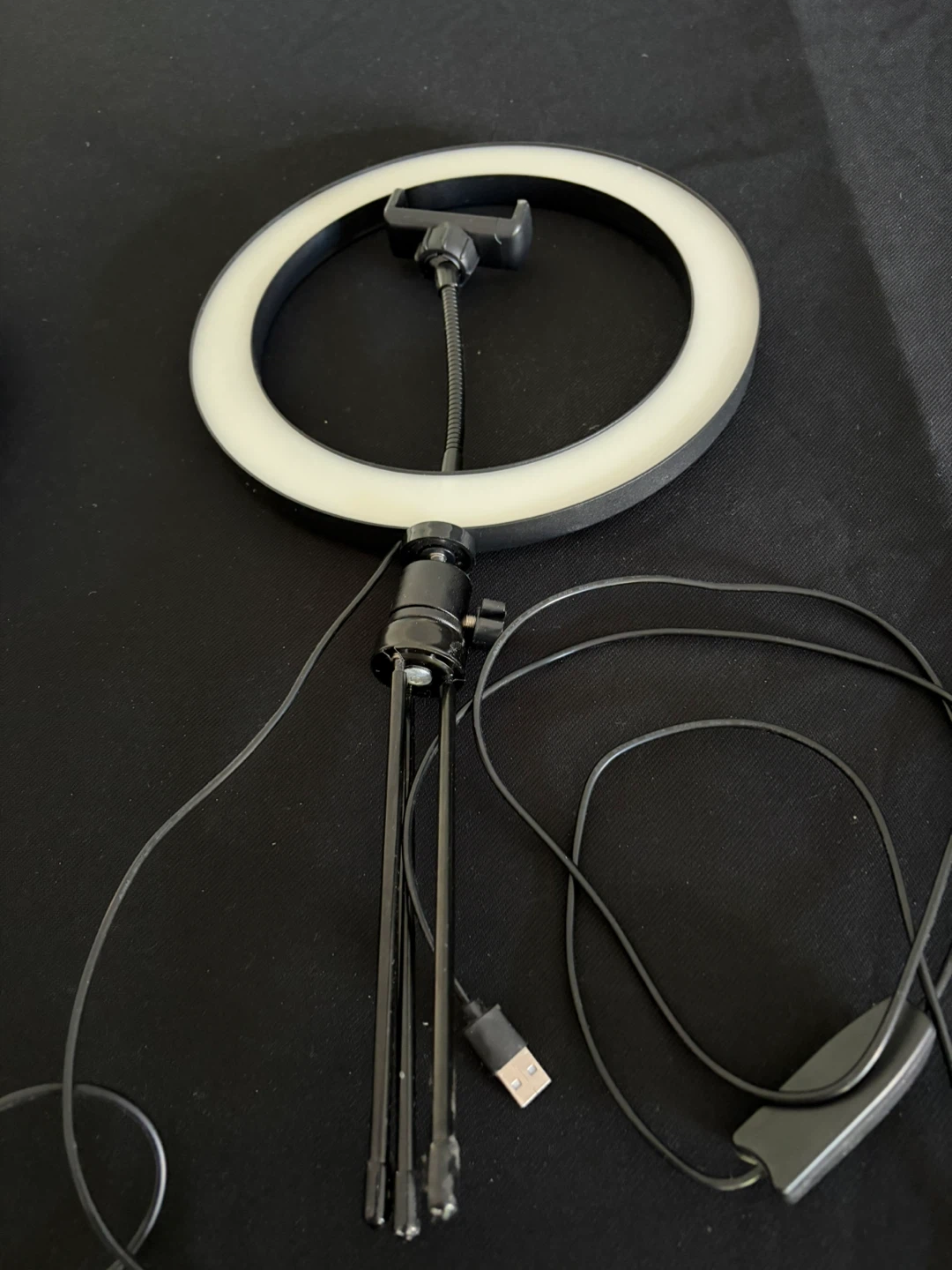 LED Ring Light with Phone Holder x2 - photo 3