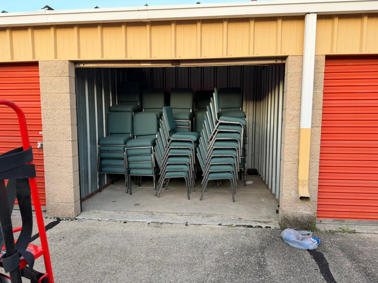 Stackable padded chairs in dark green - photo 2